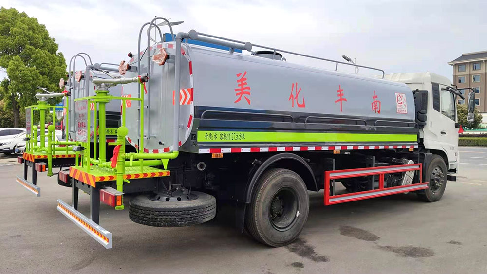 東風(fēng)天錦灑水車