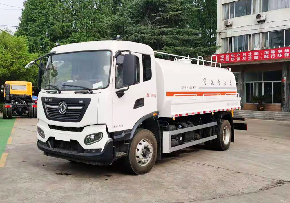 東風(fēng)天錦灑水車