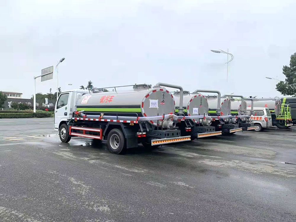 【4.6立方 】東風(fēng)多利卡D6吸糞車