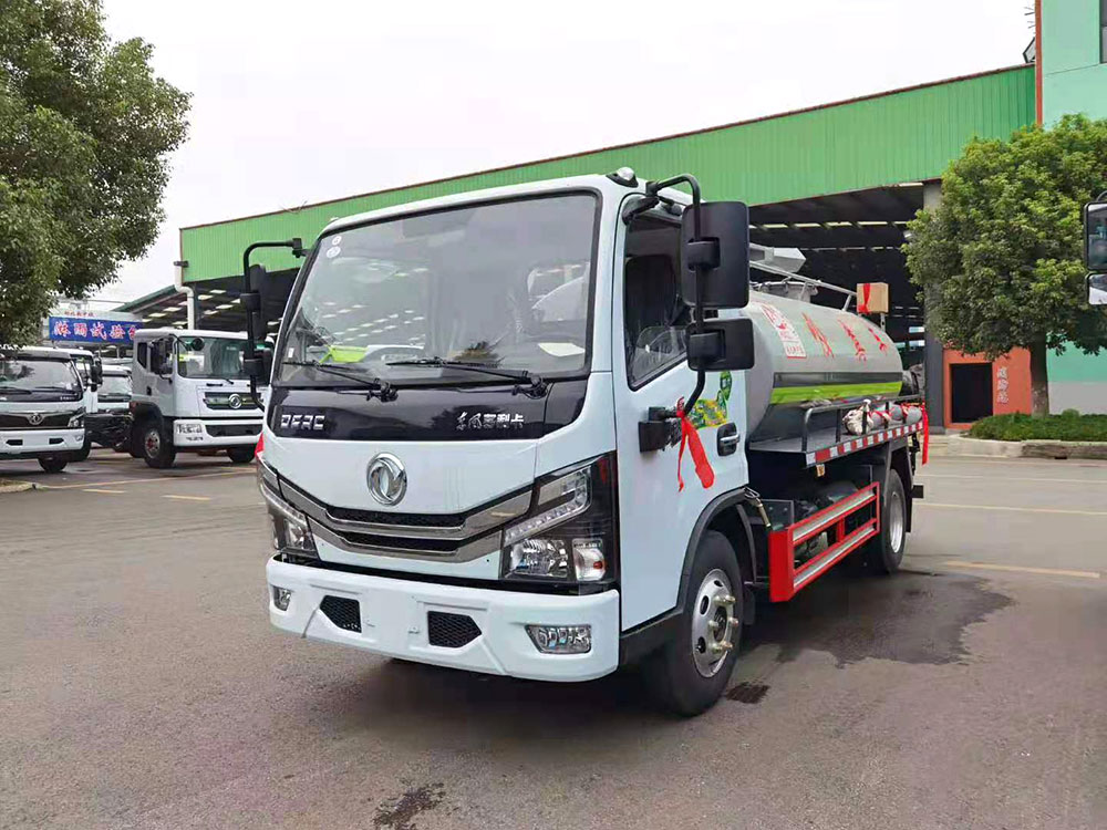 【4.6立方 】東風(fēng)多利卡D6吸糞車