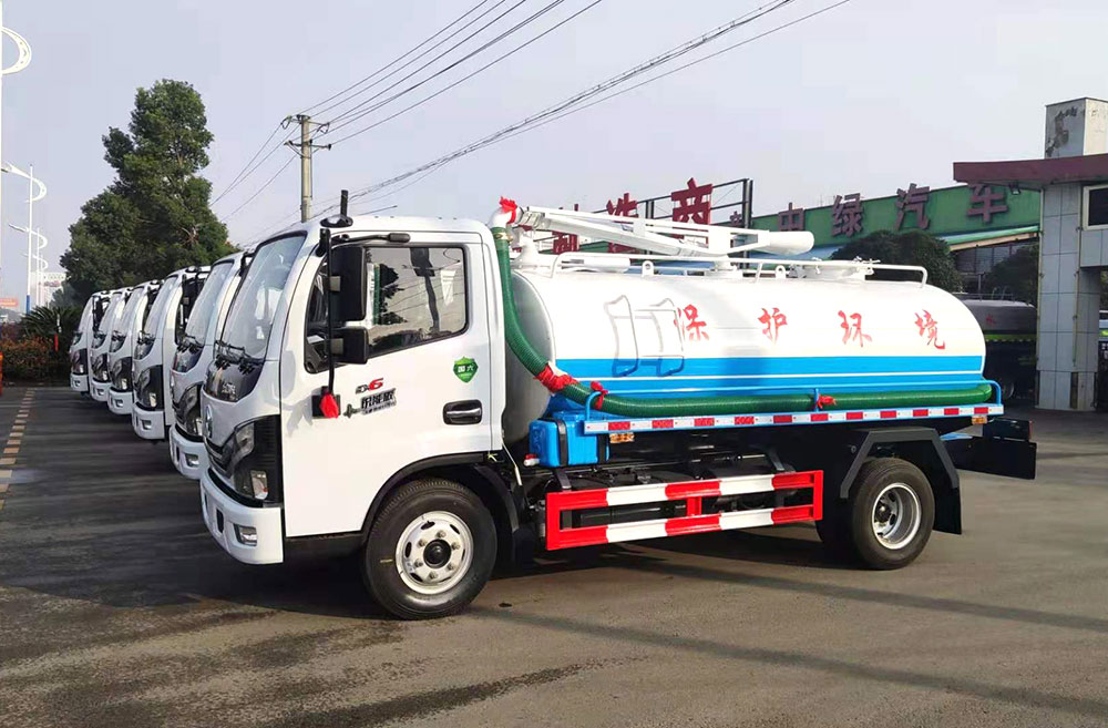 【4.6立方 】東風(fēng)多利卡D6吸糞車