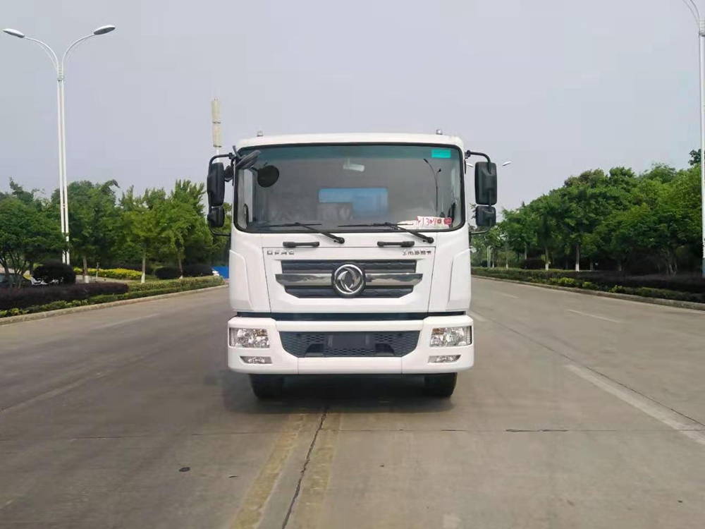 東風多利卡D9自卸式垃圾車