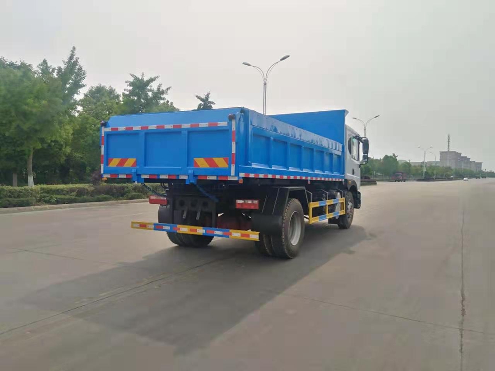 東風多利卡D9自卸式垃圾車