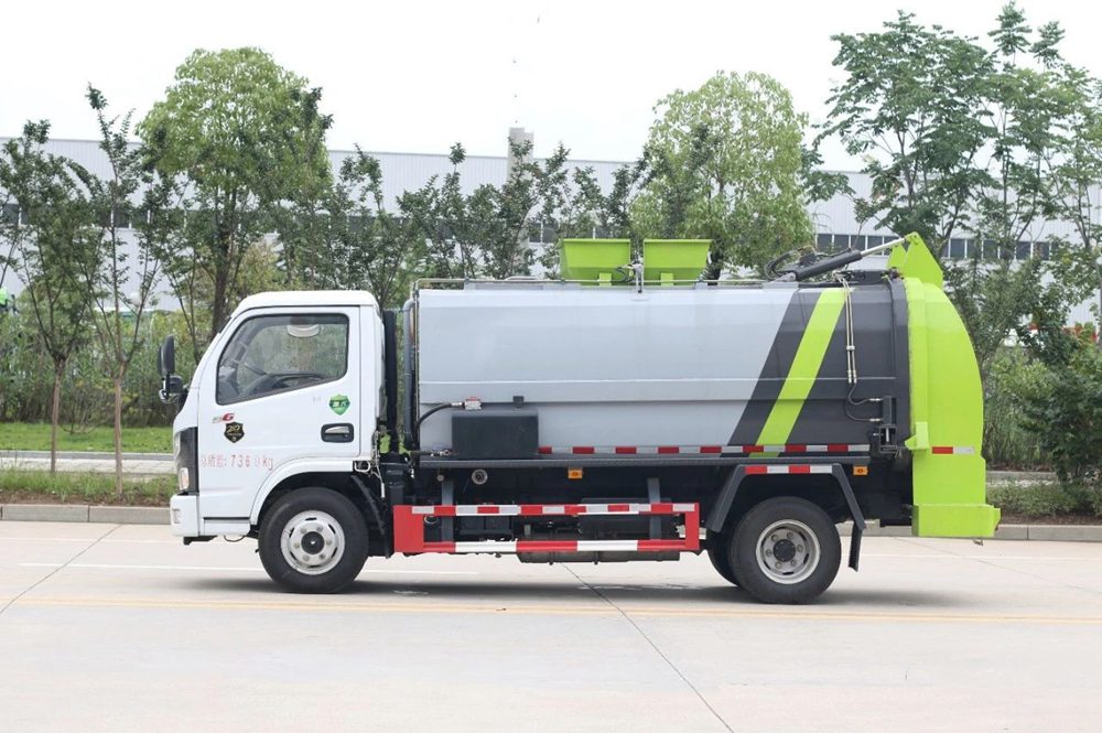 【4.5立方】東風(fēng)多利卡D6餐廚垃圾車