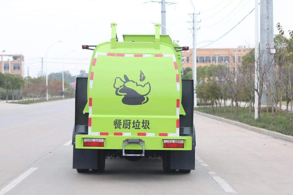 【6.5立方】東風(fēng)多利卡D7餐廚垃圾車