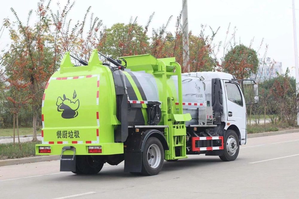 【6.5立方】東風(fēng)多利卡D7餐廚垃圾車